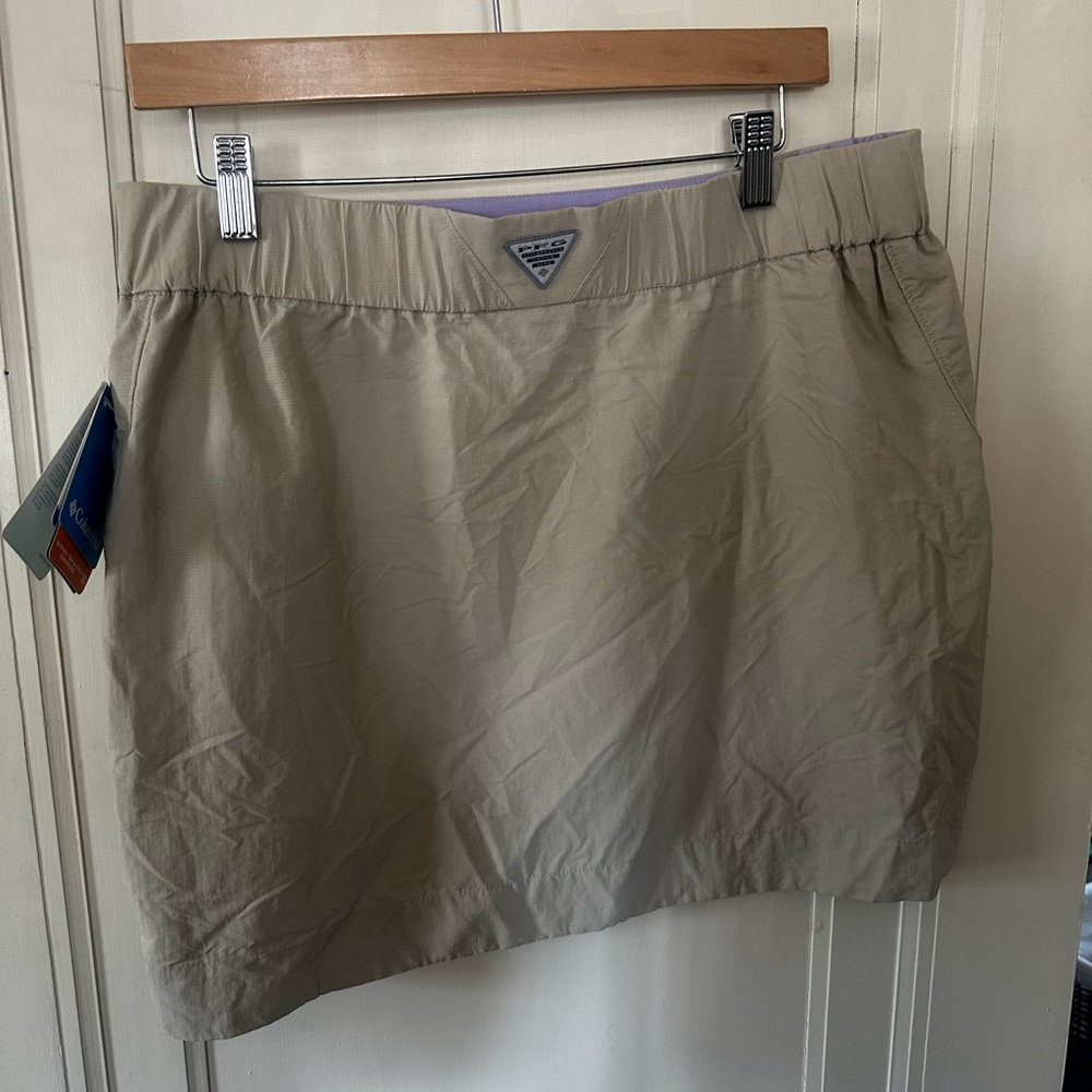 Columbia  Light Taupe Skirt with Elastic Waist - PFG - size M